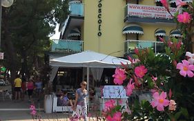 Appartamenti Monica Residence Foscolo